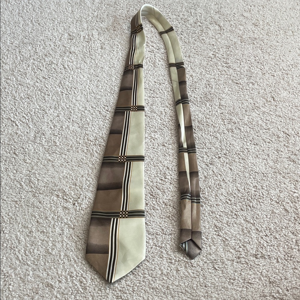 Classic Patterned Tie in Cream and Brown